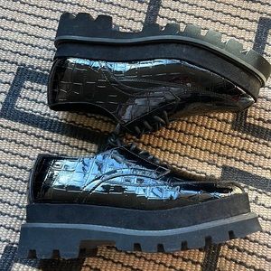 Black Truffle ASOS Platform Oxfords Patent Crocodile size 9 wmns UK 7